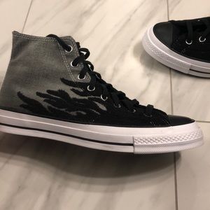 NWT Men’s Converse High Top Sneakers